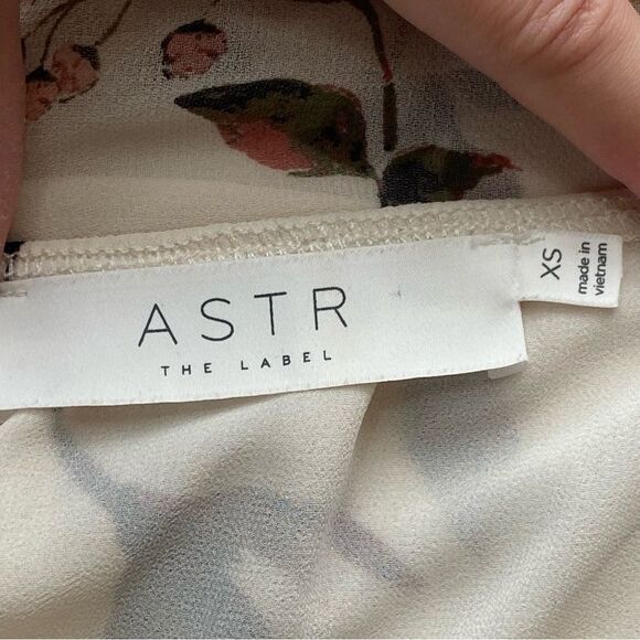Astr the Label Floral Off-the-Shoulder Blouse Size Extra Small - Picture 13 of 16